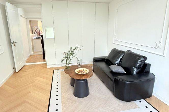 High ceiling 2Brs/1Lr/1Bt apt nr South shanxi rd,M1/10/12/13