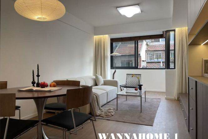 Spacious&Bright&New 2Bdrs1Bath Apt+Big Balcony+W Nanjing Rd CBD+L7 Chang Ping Rd