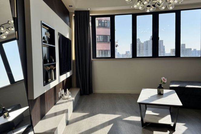 Spacious 1BR 90Sqm | Zhongshan Park Metro L2/3/4 | Good compound