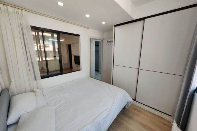 Cozy bright apt L2/11 Jiangsu rd