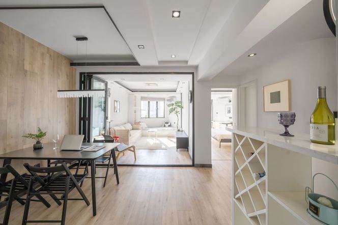 Elevator big size Apt close to Plaza 66