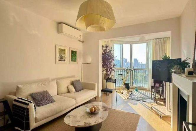 New deco 2BR APT with lift Hengshan rd 12.5k