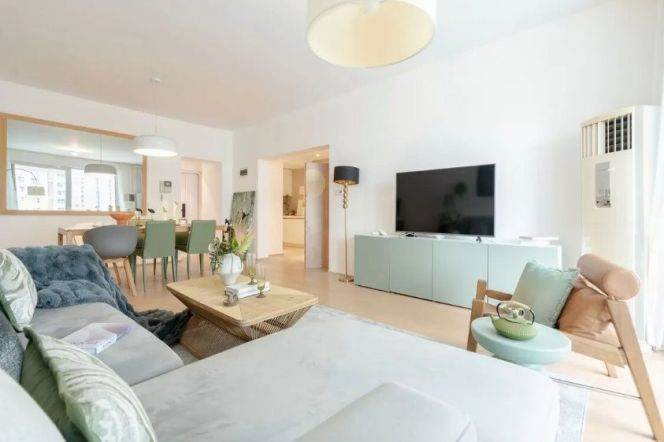 Brightly 168sqm 3brs2baths apartment in south shanxi rd area