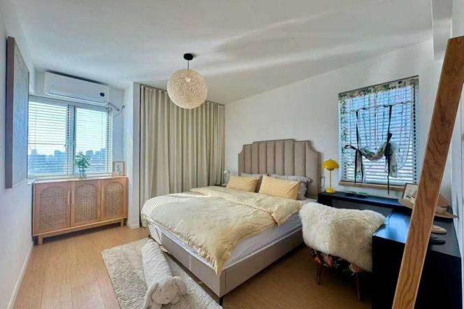 Brightly 2brs  wiith elevator close to Hengshan rd