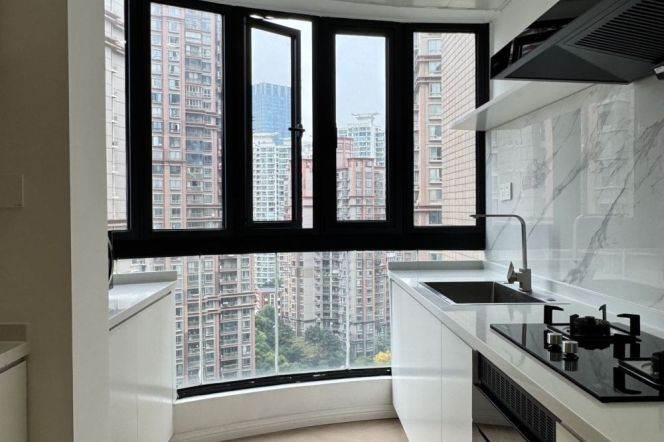 Scenic windows+open balcony | Modern 3Br+floor heating | Longde rd Mt L11/13