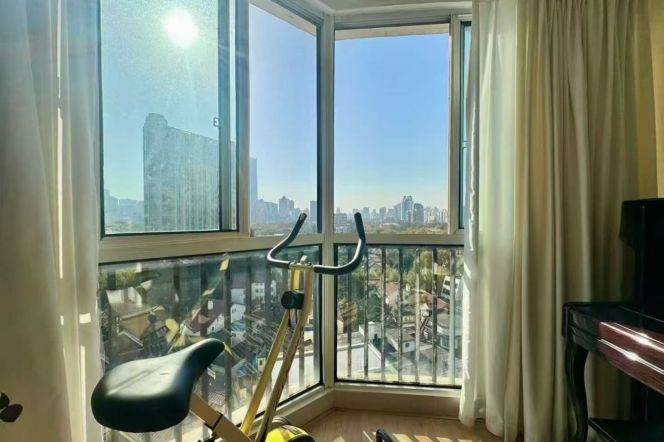 New deco 2BR APT with lift Hengshan rd 12.5k