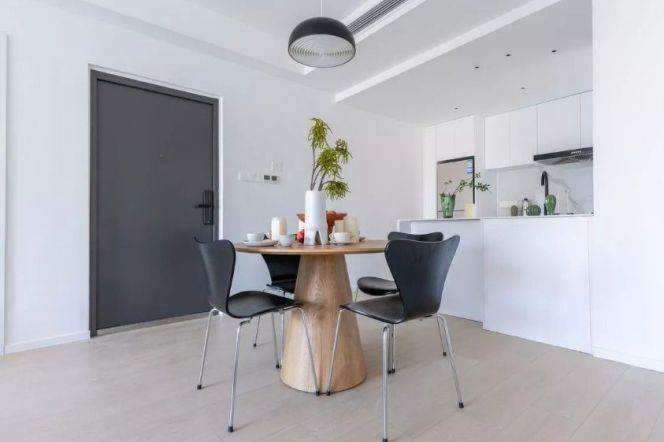 modern 3brs floor heating modern furniture in Xujiahui line 1,9,11 only 23.5K