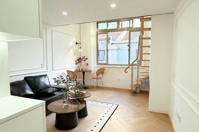 High ceiling 2Brs/1Lr/1Bt apt nr South shanxi rd,M1/10/12/13