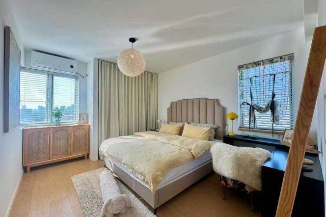 New deco 2BR APT with lift Hengshan rd 12.5k