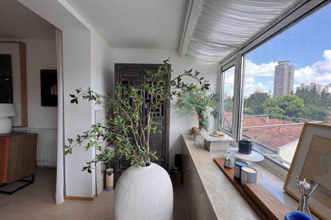 Top duplex/big living/3Brs/low rise/Hengshan Rd station line1&10