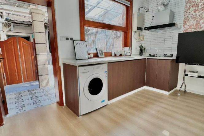 Bright 1Br/1Lr/1Bt apt nr West nanjing rd,M2/7/12/13