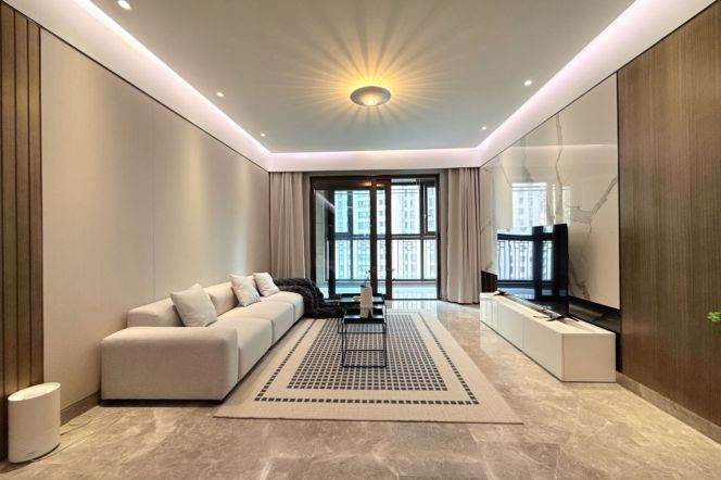 Modern big 4brs floor heating balcony near Yuyuan garden line 10,14 