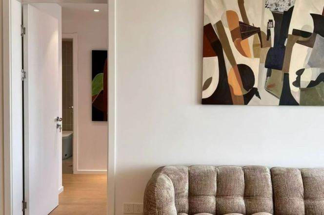 moderrn 3brs floor heating modern furniture nice view in Xujiahui line 1,9,11 