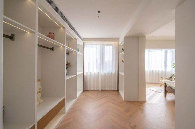 Large one-bedroom apartment w/ Floor heating near HuaShan RD