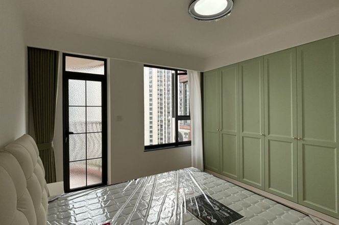 Changshou station spacious 4br2bt in nice design with 18k