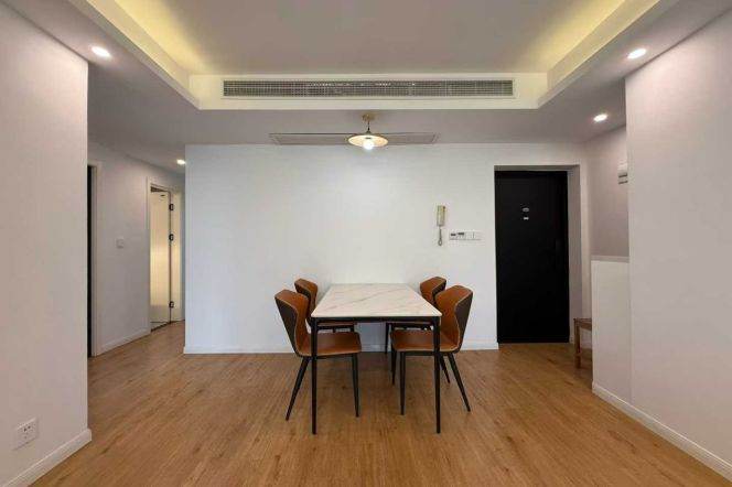 2BR w/ Floor heating nr NanJing West RD