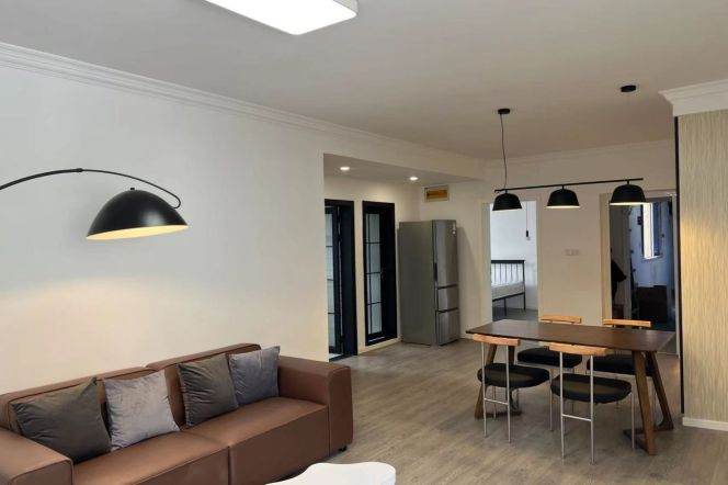 12k Clean 2Br Nr Changping Rd.line7