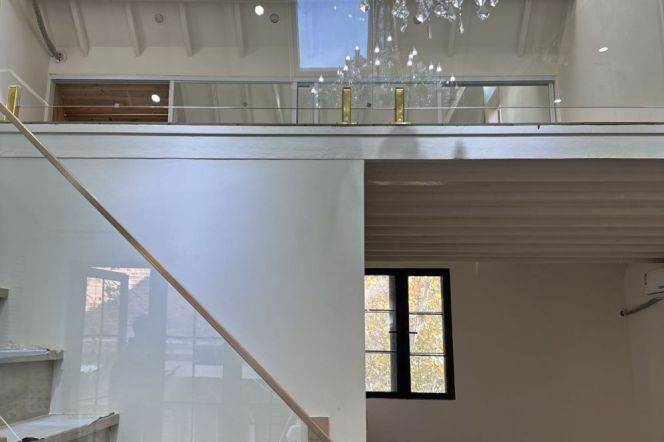 Newly Renovated 2BR 2BA Old House w/Terrace nr IAPM