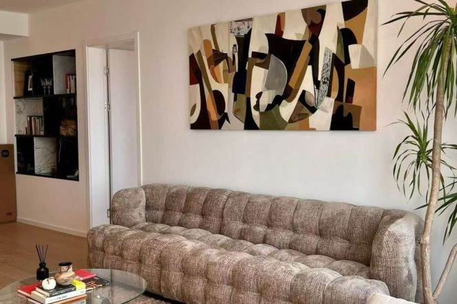 moderrn 3brs floor heating modern furniture nice view in Xujiahui line 1,9,11 