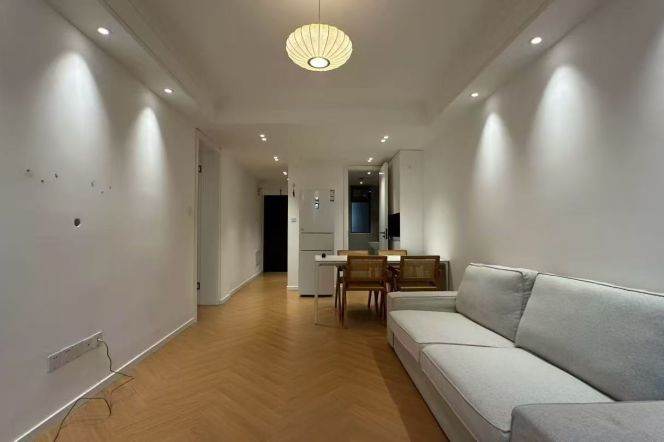 Cozy 1Bed Separated Living Room@Xujiahui/Line9