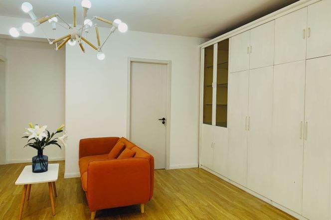 super nice room with private bathroom near Jingan temple,high floor,close to ECNU/SJTU