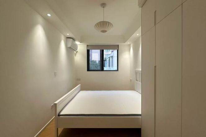 Cozy 1Bed Separated Living Room@Xujiahui/Line9