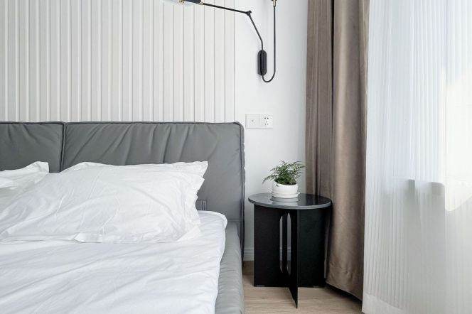 2B2B,Good Lighting,Near Zhongshan Park station.Line 2