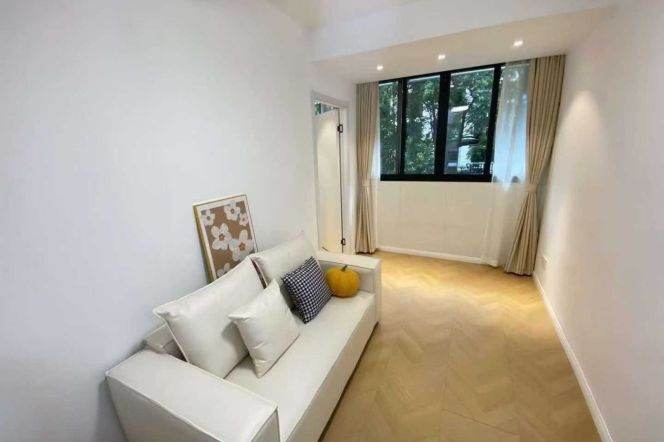 1BR/living room@L2/11 jiangsu rd 
