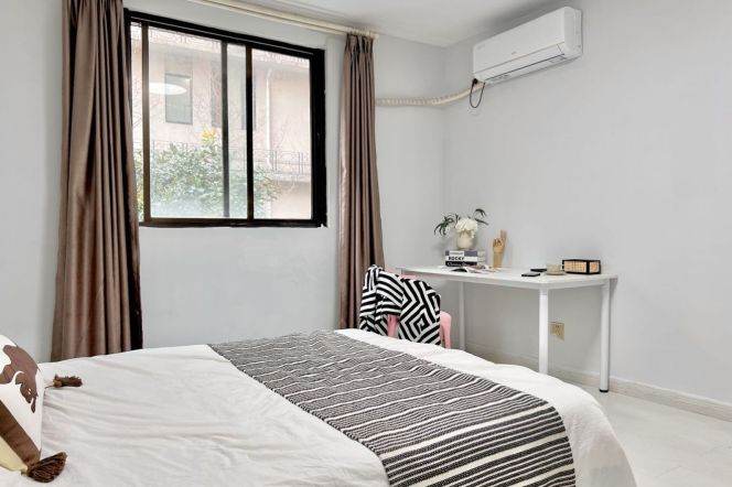 Master bedroom near jingan temple,with private bathroom,close to SJTU/ECNU