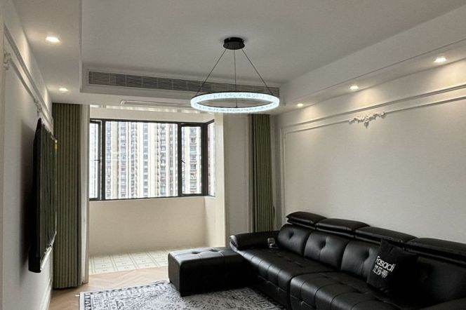 Changshou station spacious 4br2bt in nice design with 18k