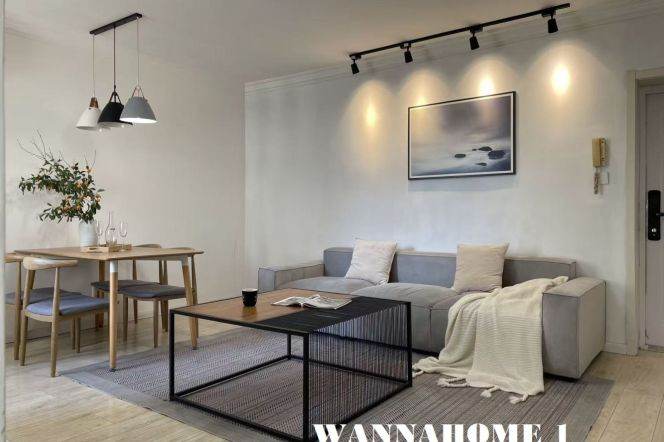 Spacious&Modern&Really Bright 2Bdrs 1Bath Apt+Zhong Shan Park/Cloakroom+West Yan An Rd Metro