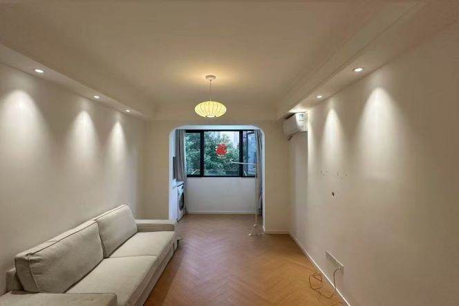 Cozy 1Bed Separated Living Room@Xujiahui/Line9