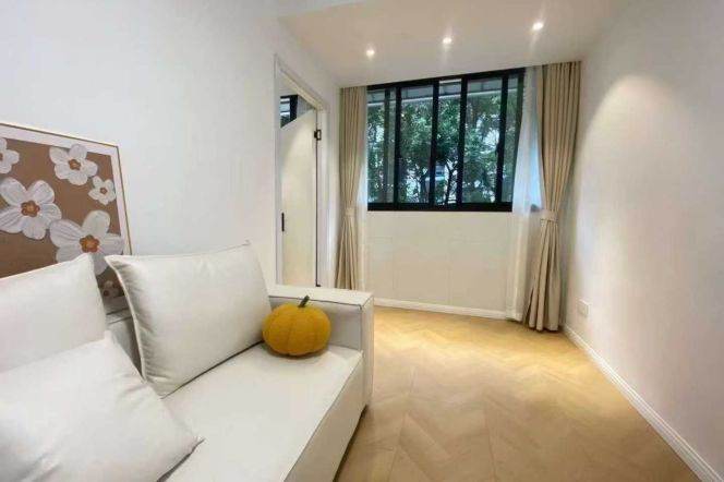 1BR/living room@L2/11 jiangsu rd 