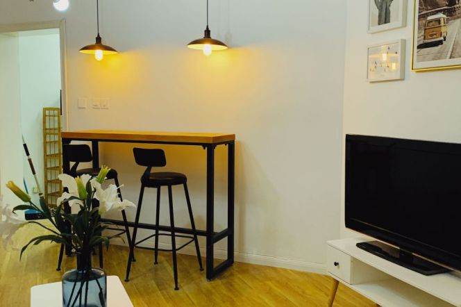 super nice room with private bathroom near Jingan temple,high floor,close to ECNU/SJTU