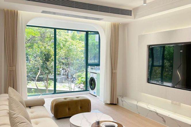 3 br 150 sqm stylish Apt &central AC &big Windows in Putuo for 13K