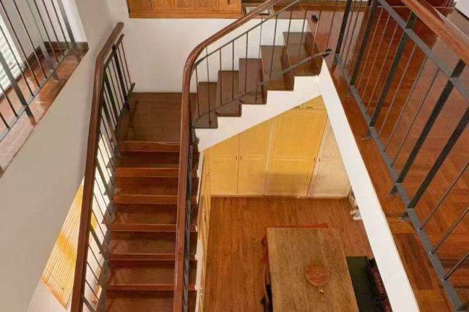 200sqm Changshu rd 3BR 2BATH with terrace