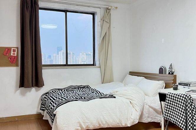 super big room near Jingan temple, high floor close to ECNU/SJTU,long/short term 