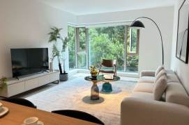 modern 2brs floor heating modern furniture beside Huang pu river only 24.6K