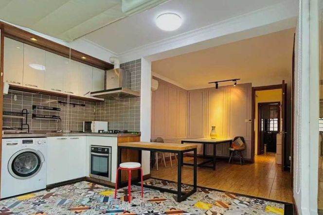 2BR 2BA Residence w/Patio nr Hengshan Rd Station