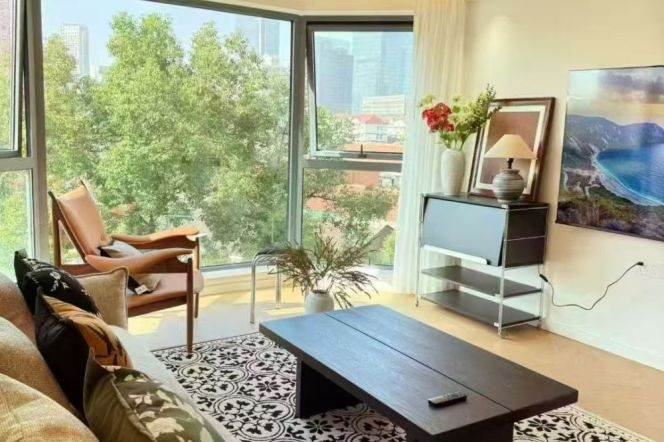 Stylished 2Brs in Grand Plaza