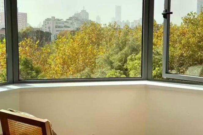 Stylished 2Brs in Grand Plaza