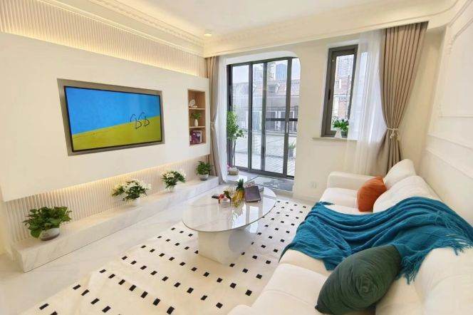 Sunny Terrace Flat beside Suzhou Creek