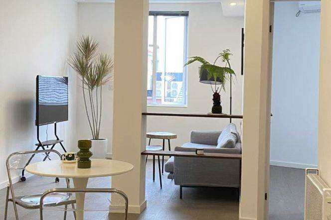 Nice 2br Apt at West Nanjing Road metro