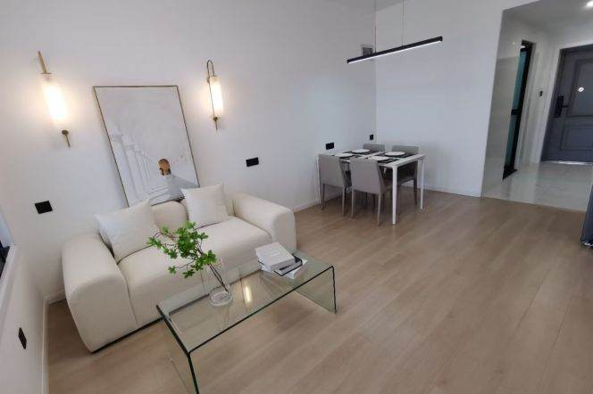 zhongshan park station one bedroom