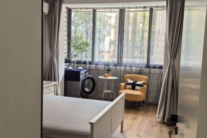 Jing'an 1br ,1 study room ,1 separate lr@L13/14 Wuning Rd & L7 Changping Rd 