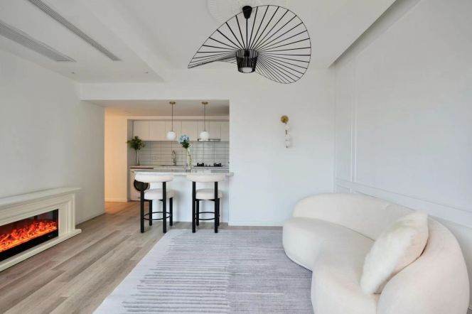 2BR 1BTH w/ Wall Heating nr West NanJing RD M2/12/13