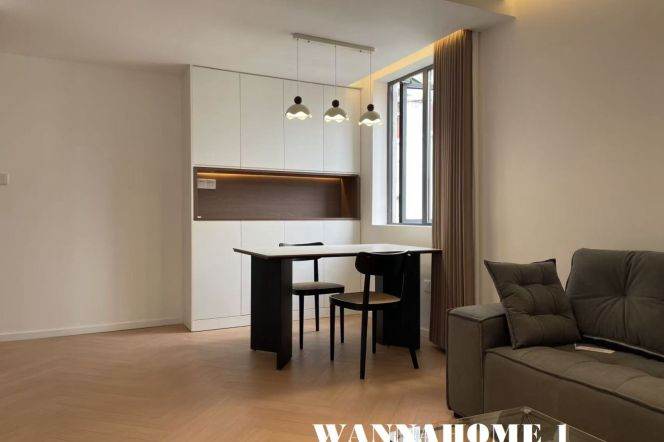 Spacious&Modern&Bright 1Bdr 1Bath Apt+L14 Wu Ding Rd+Jing'an Temple+Awesome View+5F Walk Up