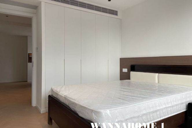 Spacious&Modern&Bright 1Bdr 1Bath Apt+L14 Wu Ding Rd+Jing'an Temple+Awesome View+5F Walk Up