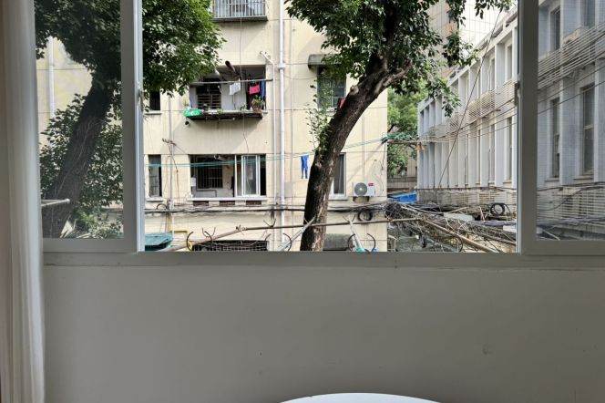 Standard 1Br | Next to Jiangsu Rd & Zhongshan Park | Bright 6.9K