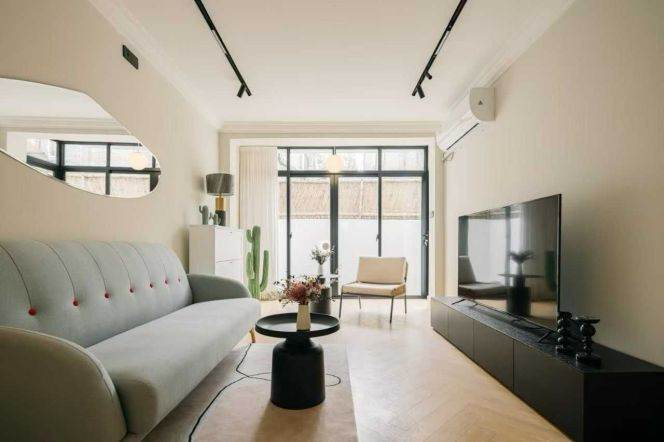 Yuqing rd/Kangping rd; Wall heating 2brs/2lr/1bt wt yard; L10/11